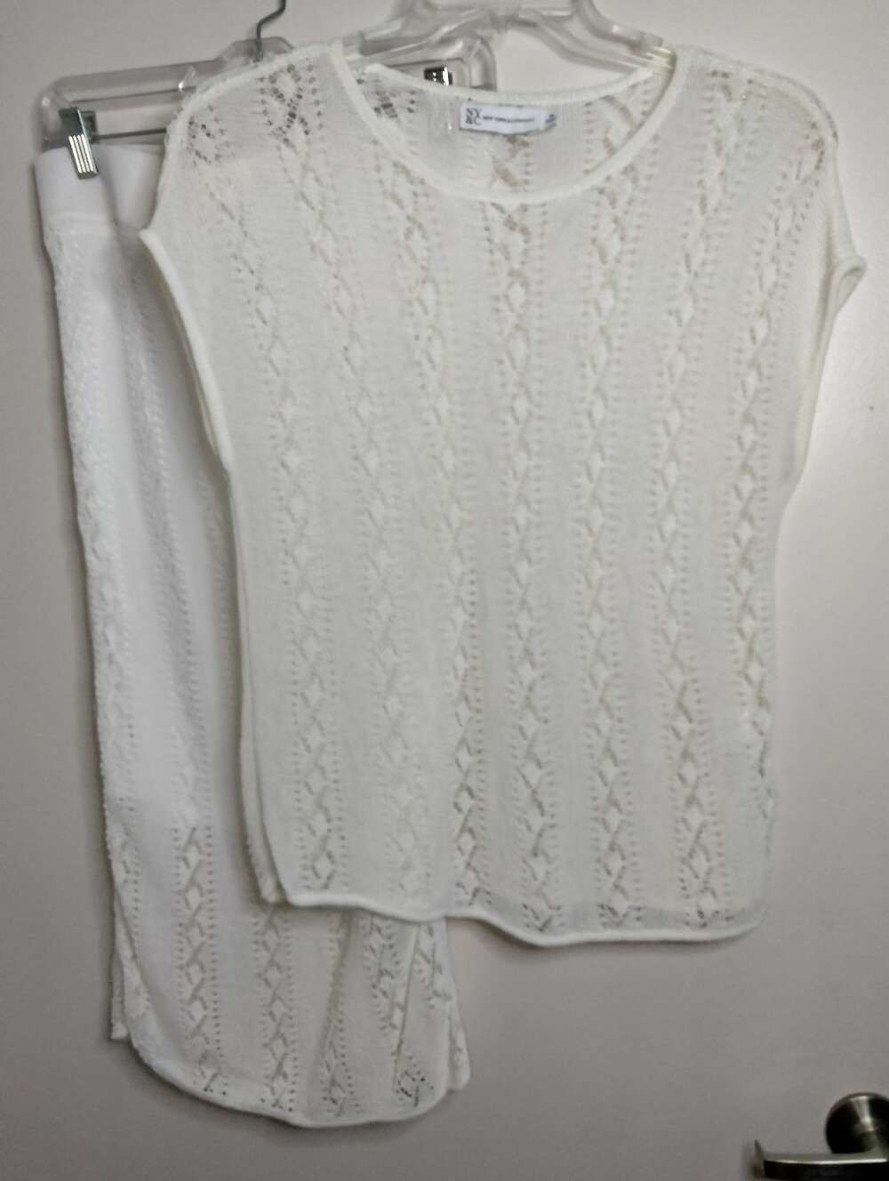 New York & Company (Sz M) Off-white Open Knit Lace-Pattern (2PC) Top& Skirt Set